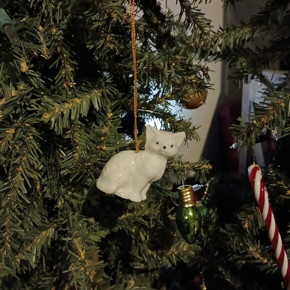 Holiday Cat Ornaments Set of 5 EUC - Picture 5 of 6